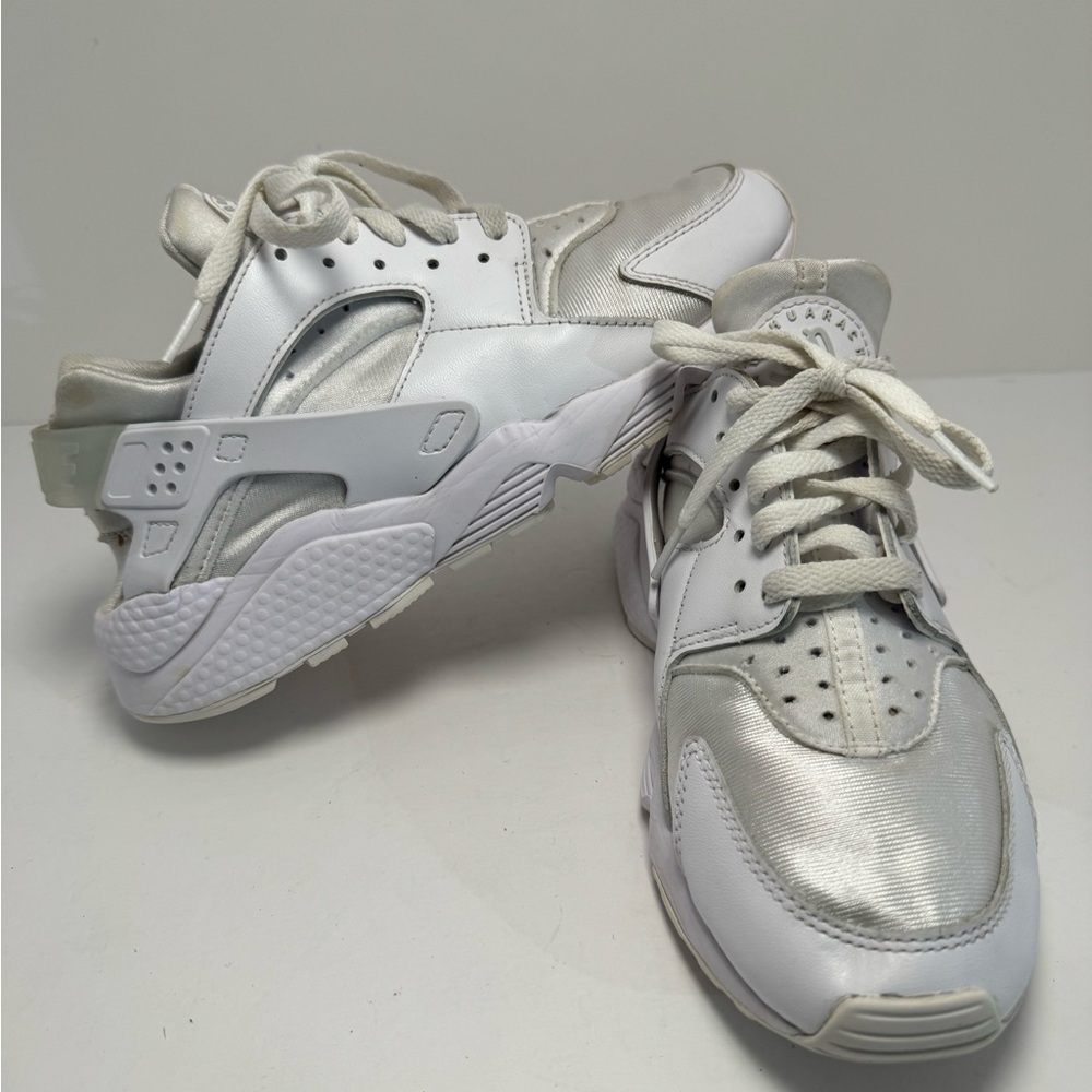 Nike Air Huarache Women’s Size 8.5 White/Pure Platinum Sneakers Shoes